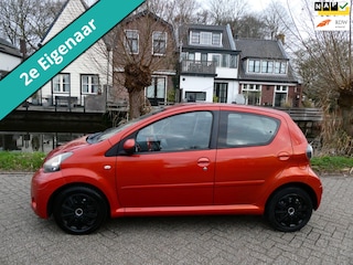 Toyota Aygo 1.0 VVT-i Comfort 5-deurs Airco Navi 2e eigenaar Zuinig A-Label