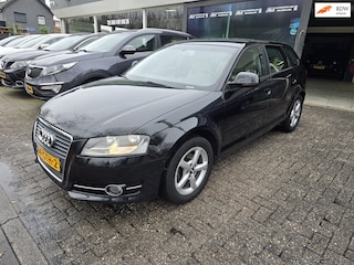 Audi A3 Sportback 1.6 Attraction | NIEUWE APK | AUTOMAAT | 12MND GARANTIE | AIRCO | LEDER |