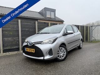 Toyota Yaris 1.5 Hybrid Aspiration dealer onderhouden!!