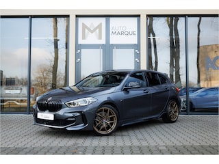 BMW 118i Aut. | Executive | | M Sportpakket | 19" LM Velgen | M135i Uitlaat | Maxton | Adaptive Cruise Control | HIFI | Achteruitrijcamera |