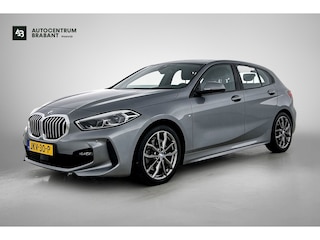 BMW 120i M-SPORT Business Edition Plus(Dealer OnderH, Carplay, Stoel& Stuur Verwarming, Head-up, SfeerV, PDC V+A, Etc)