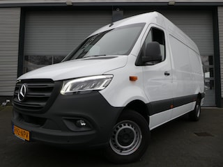 Mercedes-Benz Sprinter 317cdi 170pk L2H2 Airco, camera, Navi, Mbux 10, LED, Xenon, 3-Zits.