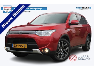 Mitsubishi Outlander 2.0 PHEV Limited Edition X-Line | Incl. 12 maanden garantie | Trekhaak | Verwarmde voorstoelen | Achteruitrijcamera | Parkeersensoren | Climate control | Lichtmetalen velgen | Bluetooth | Airco | Cruise control | DAB