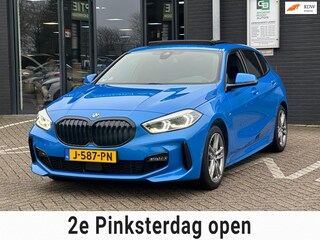 BMW 118i Executive Edition/PANO-DAK/NAVI/CARPLAY/LED/NL AUTO NAP!!