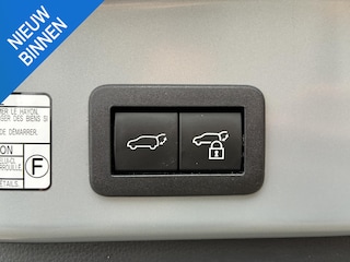 Toyota Corolla Cross 2.0 HIGH POWER HYBRID FIRST EDITION STOELVERW BLIND-SPOT PARK-SENSOREN EL-ACHTERKLEP NAVI APPLE/ANDROID NL-AUTO