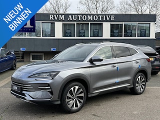 BYD Seal U 1.5 DM-i FWD Comfort VAN: €41.900,- VOOR: €37.440,- UW EINDEJAARSVOORDEEL: €4.460,- | UNIEK IN NL! tot 125km electrisch rijbereik | 6 jaar volledige BYD GARANTIE | NIEUWE AUTO |