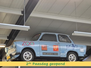 Trabant 601 Standaard U2 ACHTUNG BABY!