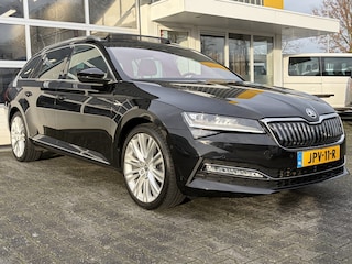 Skoda Superb Combi 1.4 TSI iV Laurin & Klement Panoramadak ACC Lederen bekleding Stoelverwarming + koeling AppleCarplay