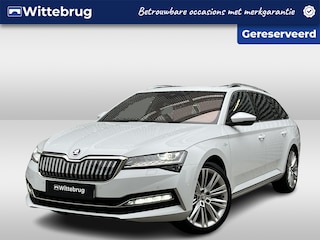 Skoda Superb Combi 1.4 TSI 218PK DSG iV Laurin & Klement / Panorama dak / Leer / Elec. Trekhaak /  App-connect / Achteruitrijcamera / Elek Achterklep / 19" LMV