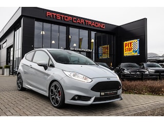 Ford Fiesta 1.6 ST200, 200PK, Camera, Cruise, Navi, Stoelverwarming!