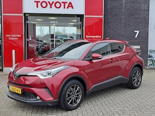 Toyota C-HR 1.2T Style TREKHAAK 1300KG TREKGEWICHT STOEL- EN STUURVERWARMING CAMERA PDC LED
