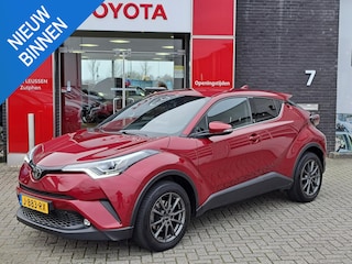 Toyota C-HR 1.2T Style TREKHAAK 1300KG TREKGEWICHT STOEL- EN STUURVERWARMING CAMERA PDC LED