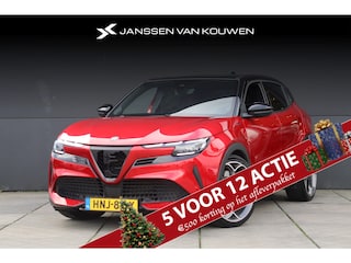 Alfa Romeo Junior Elettrica Veloce 54 kWh Stoelverwarming Navi Camera Sport Pack 20" LMW