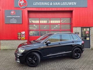 Volkswagen Tiguan 2.0 TSI 4Motion Highline Business R Elektrische achterklep/ Trekhaak/ LM velgen Parkeers. V+A/ Rijklaarprijs!