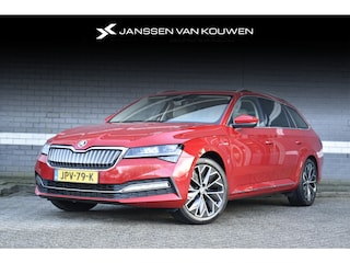 Skoda Superb Combi 1.4 TSI iV Laurin & Klement / Pano / Leder / Stoelverwarming / Trekhaak / Virtual / Matrix LED