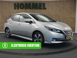 Nissan Leaf N-Connecta 40 kWh SOH 92,2%!! - ORIGINEEL NEDERLANDSE AUTO - PARKEERSENSOREN VOOR EN ACHTER - HOMMEL ONDERHOUDEN - DODEHOEKDETECTIE - STUUR EN STOEL VERWARMING - KEYLESS ENRTY & START - 360 GRADEN CAMERA