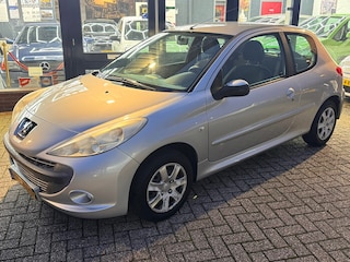Peugeot 206 1.4 XS NL AUTO NAP! Airco l Cruise control l Elek pakket l LED l AUDIO! Boekjes aanwezig l 2 sleutels!