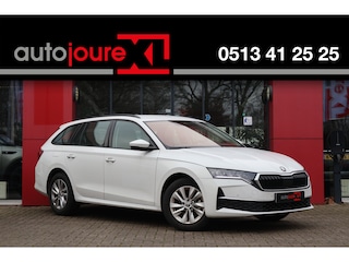 Skoda Octavia Combi 1.5 TSI Edition | Origineel NL | Trekhaak | Sensoren v&a | Stuur- en stoelverwarming | Cruise Control |
