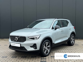 Volvo XC40 2.0 B4 Plus Dark | Trekhaak | Elektrische stoelen | Stoel en stuurwielverwarming | Adaptieve Cruise control | Camera | BLIS | LED | 18'' Velgen |