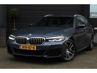 BMW 5-serie Touring 530e M-Sport | Stuur en Stoelverwarming | HUD | Elektrische stoelen | Sfeerverlichting