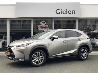 Lexus NX 300h AWD Luxury Line | Trekhaak, Navigatie, Leer, Stoelverwarming, Parkeersensoren, 18 inch, 1.500KG Trekgewicht, Zeer compleet!