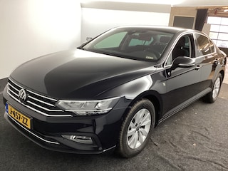 Volkswagen Passat 1.5 TSI Comfort Business | Dodehoek | ACC | Winterpack | Keyless |* 27 t/m 31 dec eindejaarsshow!!