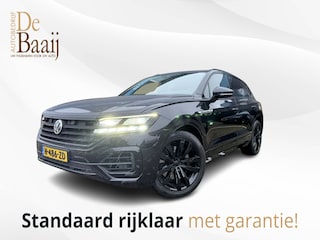 Volkswagen Touareg 3.0 TSI R-Line | Pano | Trekhaak | Head-up | Luchtvering