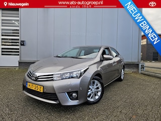 Toyota Corolla 1.6-16V Dynamic Plus Sedan | Automaat | 63.000 km | zeer luxe | nieuw model |