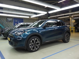 Fiat 600 1.2 Hybrid La Prima 145pk 8 Jaar Garantie! | Vol-Leder | Massage | Adaptive Cruise | Elektr. Achterklep | Elektr. Stoelen | Stoelverwarming | !!