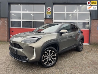 Toyota Yaris Cross 1.5 Hybrid 115 Style, Parkeersensoren, Stuur + Stoelverwarming, Keyless, Blindspot, Draadloos opladen, enz...