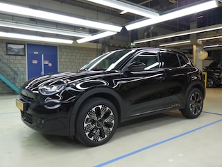 Fiat 600 1.2 Hybrid La Prima 8 Jaar Garantie! | Vol-Leder | Massage | Adaptive Cruise | Elektr. Achterklep | Elektr. Stoelen | Stoelverwarming | !!