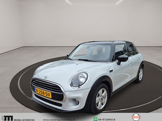 Mini Cooper 1.5 Business Edition met Mini Next Garantie