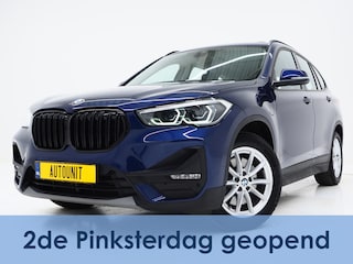 BMW X1 xDrive25e High Executive Shadow | Panoramadak | Head Up | Leder | Camera | Stoelverwarming | LED