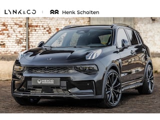 Lynk & Co 01 276PK More HEICO 21" Wielen, HEICO Verlagingsveren, Harman Kardon, 360 Graden camera, Actieve LED Koplampen, Schuif-/Kanteldak, Sfeerverlichting, Dodehoekassistent, Adaptieve Cruise Control, Stuurverwarming, Stoelverwarming, Bestuurdersstoel met geheugen, Getint glas, Elektrisch bedienbare achterklep, Draadloos telefoonoplader