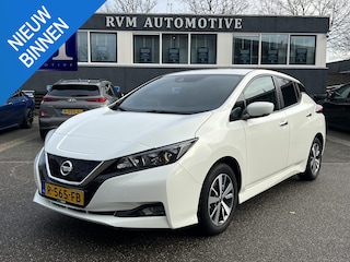 Nissan Leaf Acenta 40 kWh VAN: €15.900,- VOOR: €13.877,- UW EINDEJAARSVOORDEEL: €2.023| CAMERA| CARPLAY/ ANDROID AUTO|  RIJKLAARPRIJS INCL. 12 MND BOVAG GARANTIE|