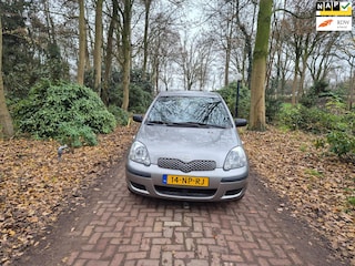 Toyota Yaris 1.0 VVT-i Idols MMT