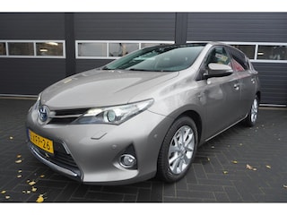 Toyota Auris 1.8 Hybrid Lease+ Aut/Pano.dak/Camera/Park.sensoren/Trekhaak afneembaar
