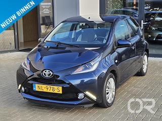 Toyota Aygo 1.0 VVT-i x-nav Automaat Carplay Camera Navi