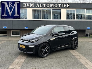 BMW i3 Dark Shadow Edition 120Ah 42 kWh VAN: €21.900,- VOOR: €19.877,- UW EINDEJAARSVOORDEEL: €2.023,- | HARMAN KARDON| ACHTERUITRIJCAMERA| STOELVERWARMING| WARMTEPOMP| COMFORT ACCESS