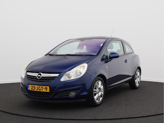 Opel Corsa 1.4-16V Cosmo/ lage km/ leuke auto!