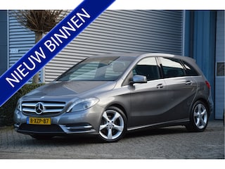 Mercedes-Benz B-klasse 180 AMBITION | SPORTPAKKET | AUTOMAAT | XENON | CRUISE | NAVI | TREKHAAK | ENZ