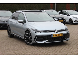 Volkswagen Golf 1.5 eTSI R-Line Edition / Trekhaak / Panoramadak / 360Camera / Keyless / Matrix LED / 18'' / CarPlay / Stoelverwarming / DAB / ACC