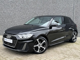 Audi A1 SPORTBACK 30 TFSI S-Line | Cruise control | Rijstrookassistent | DAB | NAVI | Climate control | Parkeer sensoren |