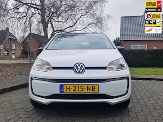 Volkswagen Up Style /ECC / CAMERA / LM VELGEN / STOELVERWARMING.