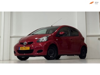 Toyota Aygo 1.0i 12V Aspiration Red Airco Navi Garantie Mooi!