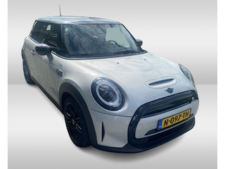 Mini Mini Electric Business Edition 33 kWh / Panoramadak / Leder / Keyless / 17'' / CarPlay / Navigatie / Stuur+Stoelverwarming / Cruise Control / LED Koplampen