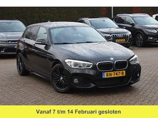 BMW 118i Corporate Lease Exe. M Sport / Leder / Navigatie / Parkeerhulp achter / 17'' / Sportstoelen / Stoelverwarming / Cruise Control