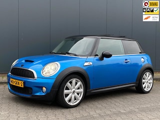 Mini Mini 1.6 Chili | Panoramadak | Leder | Climate Control | 17" LMV | NAP | Cruise Control