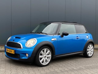 Mini Mini 1.6 Chili | Panoramadak | Leder | Climate Control | 17" LMV | NAP | Cruise Control