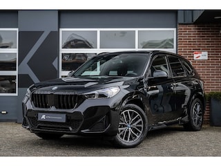 BMW X1 25e xDrive M Sport | Panorama | Shadow | Camera | Elek. Trekhaak | Adap. led | Stoelverwarming | 18' inch |
